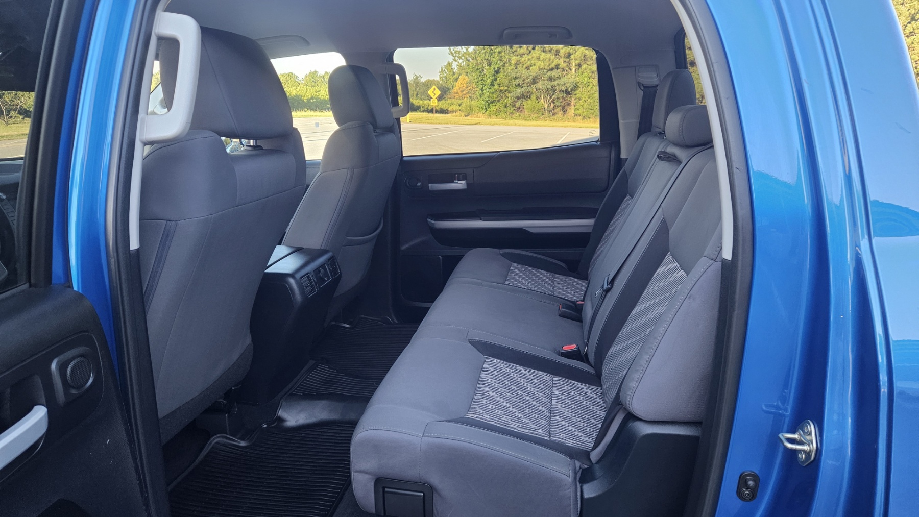 Used 2018 Toyota Tundra 4x4 CrewMax SR5 image 13