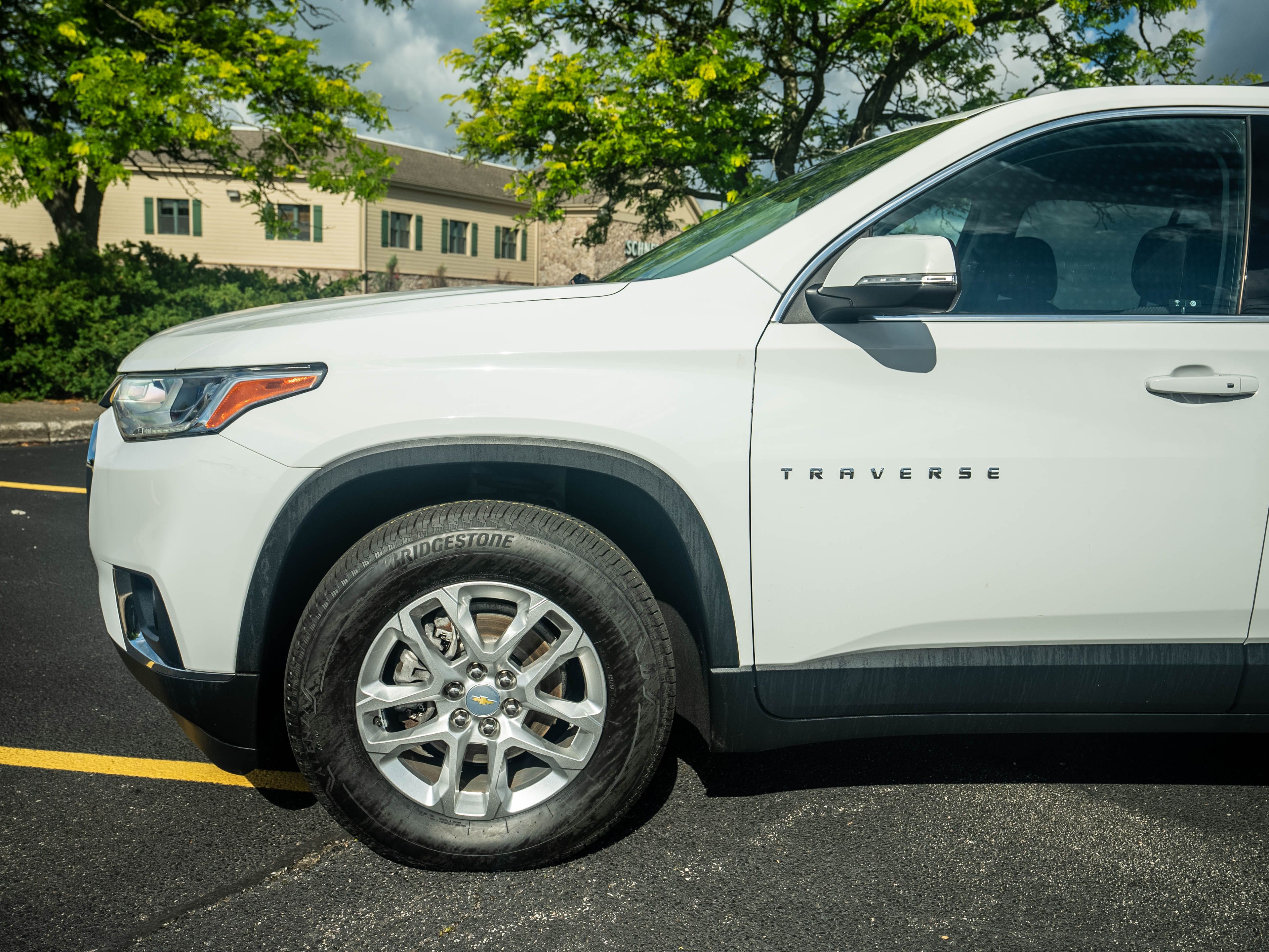 Used 2021 Chevrolet Traverse AWD LT image 44