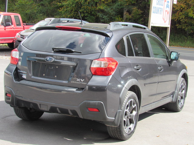 Used 2013 Subaru XV Crosstrek 2.0i Limited AWD/4WD image 8