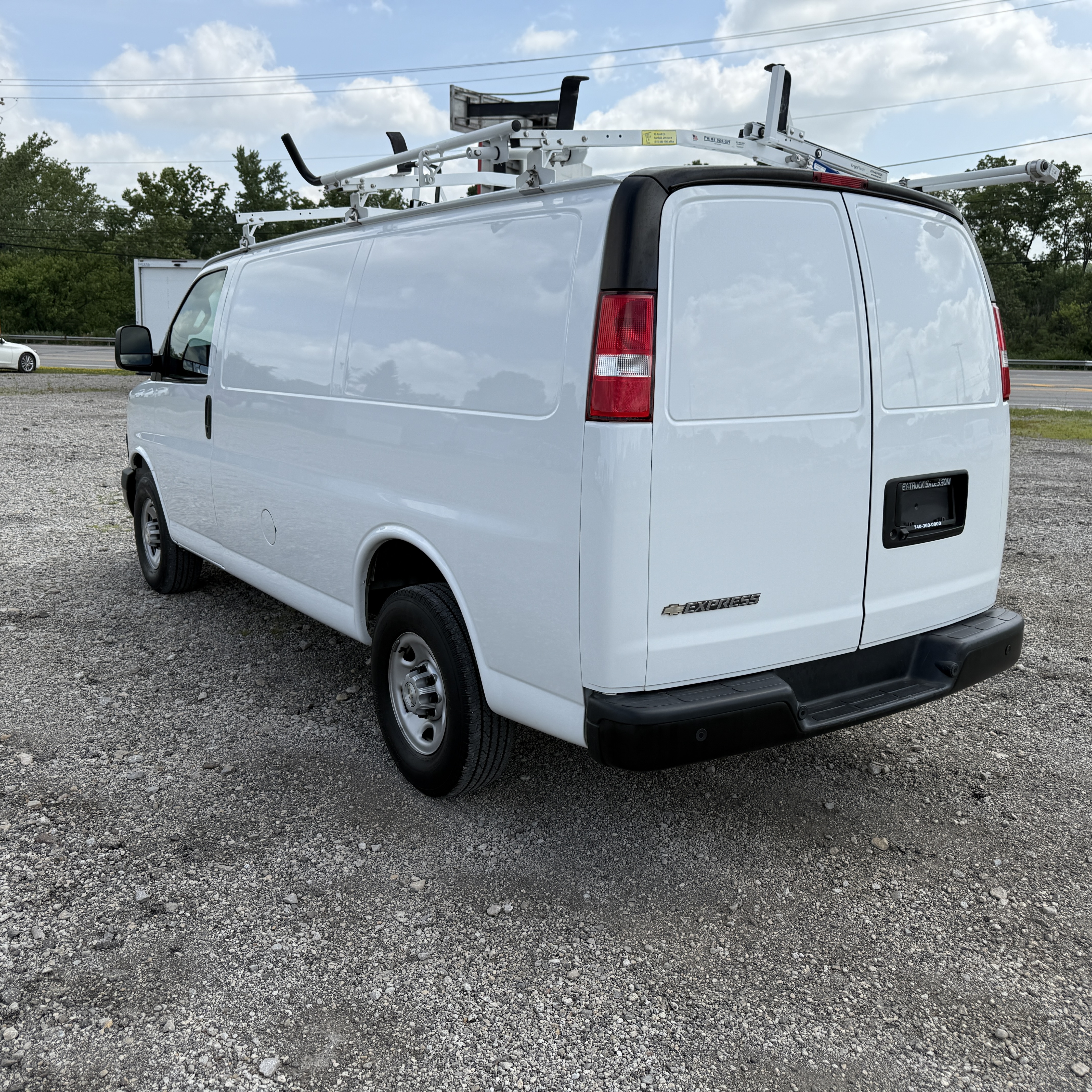 Used 2020 Chevrolet Express 3500 UNAVAIL RWD image 7