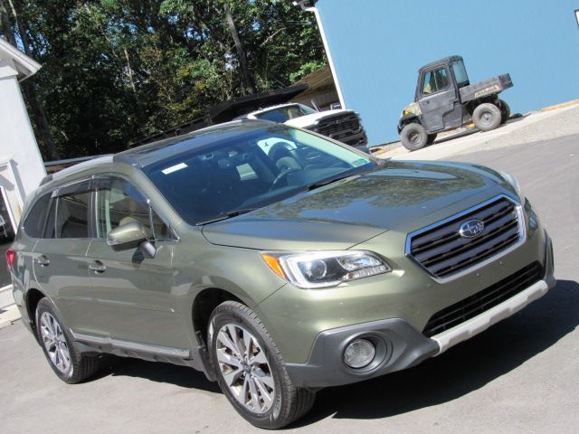 Used 2017 Subaru Outback 2.5i Touring AWD/4WD image 14