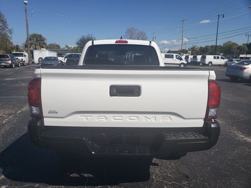 Used 2022 Toyota Tacoma SR image 4