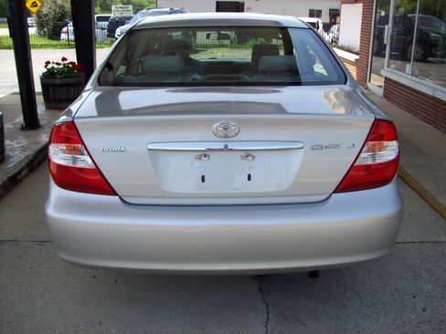 Used 2003 Toyota Camry LE Sedan FWD image 5