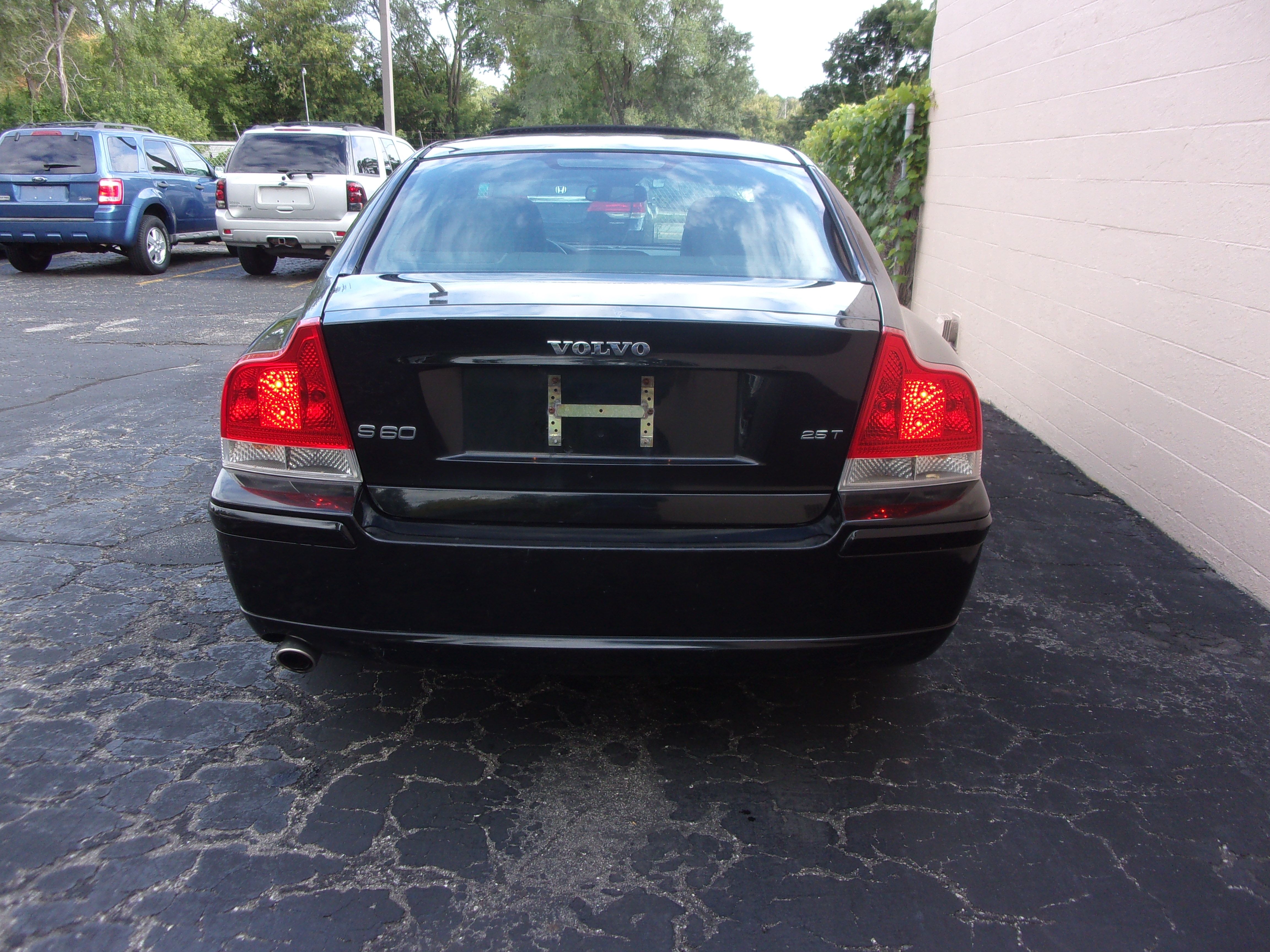 Used 2008 Volvo S60 2.5T Sedan 4D FWD image 5