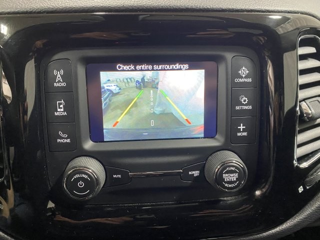 Used 2018 Jeep Compass FWD Latitude image 11