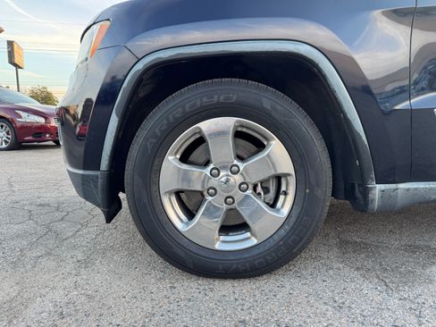 Used 2011 Jeep Grand Cherokee Limited image 13