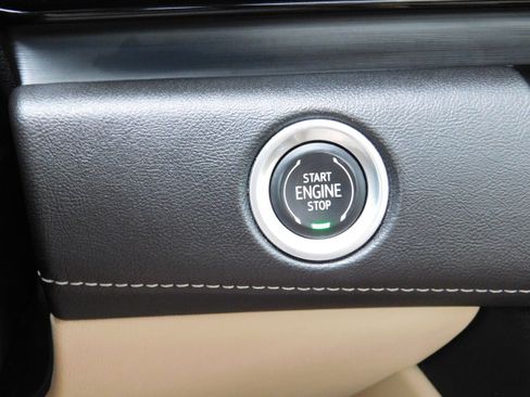 Used 2021 Cadillac Escalade ESV Premium Luxury image 18