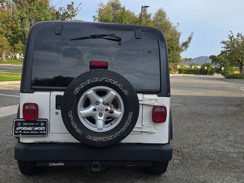 Used 2004 Jeep Wrangler 4WD image 4
