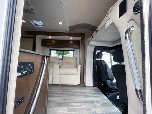 Used 2020 Mercedes-Benz Sprinter 4500 image 2