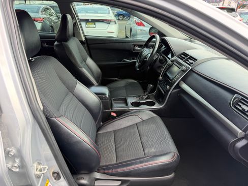 Used 2015 Toyota Camry SE Sedan FWD image 15