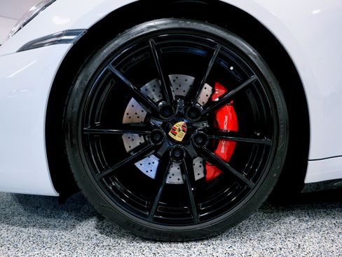 Used 2024 Porsche 911 Carrera 4S image 32