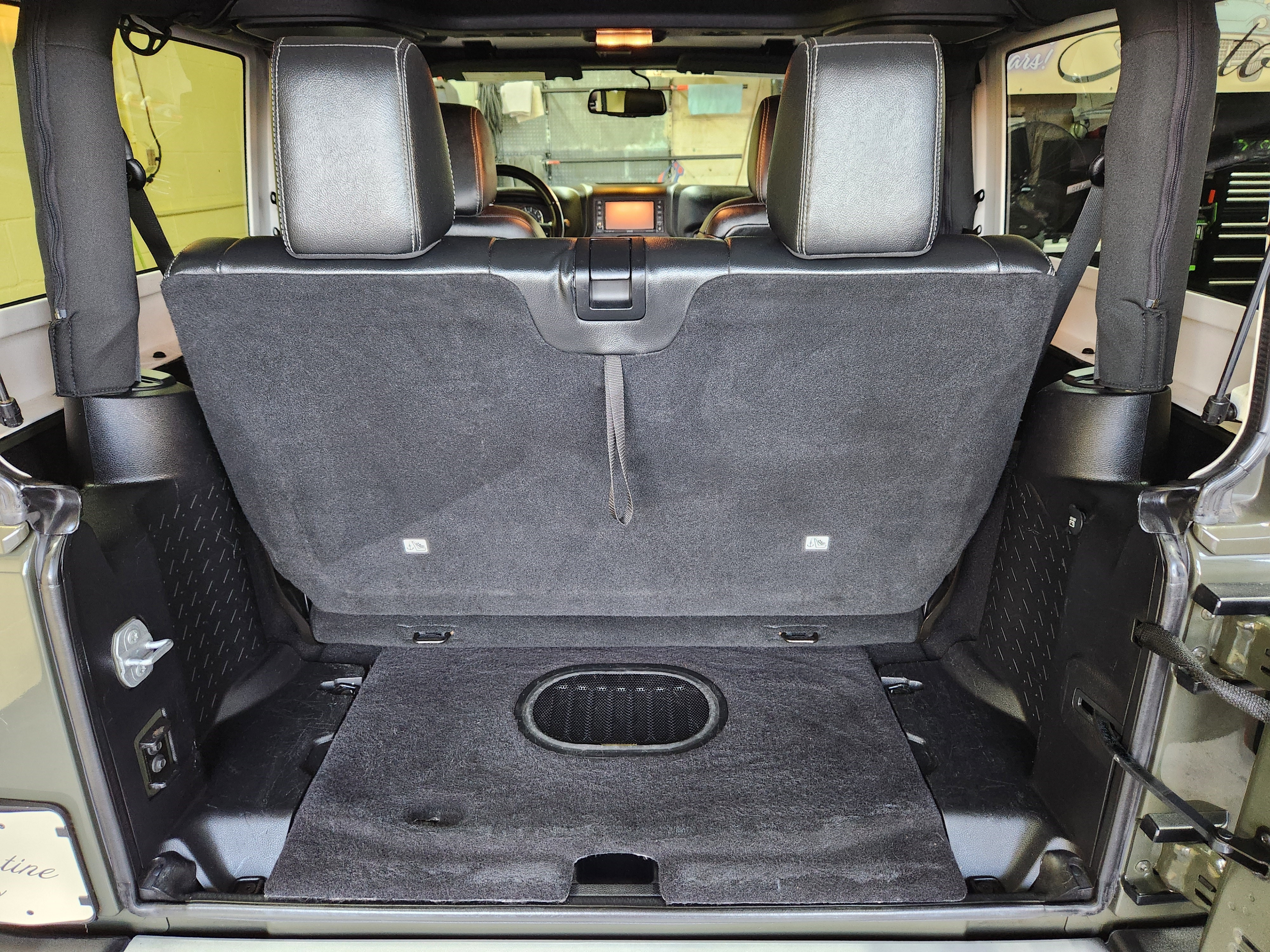 Used 2015 Jeep Wrangler 4WD Sahara image 15