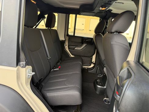 Used 2018 Jeep Wrangler Unlimited Sport S AWD/4WD image 18