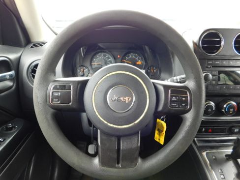Used 2017 Jeep Patriot Sport image 14