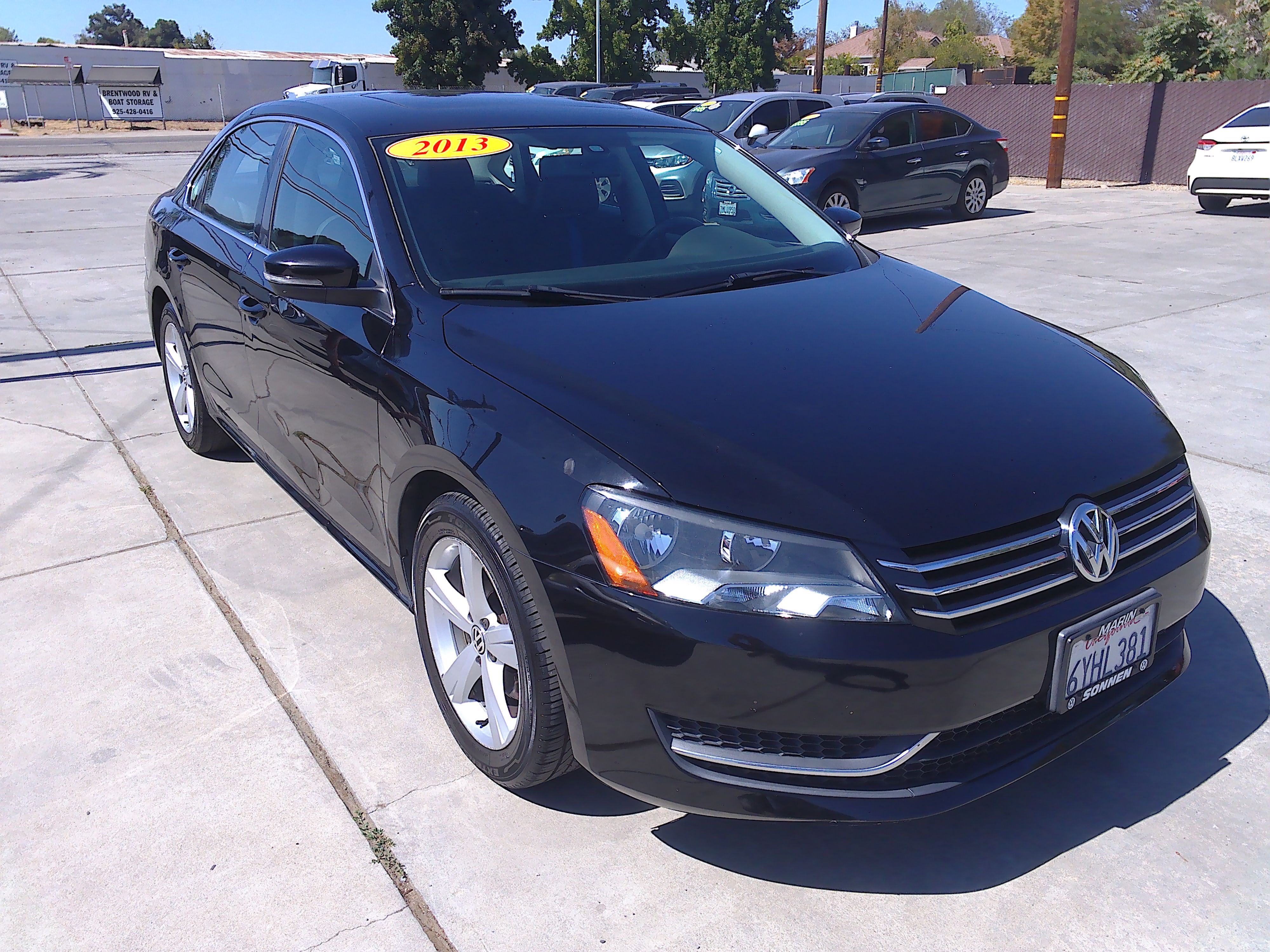 Used 2013 Volkswagen Passat SE FWD image 1