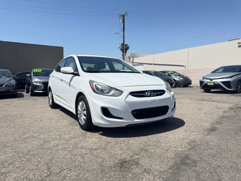 Used 2014 Hyundai Accent GLS image 11