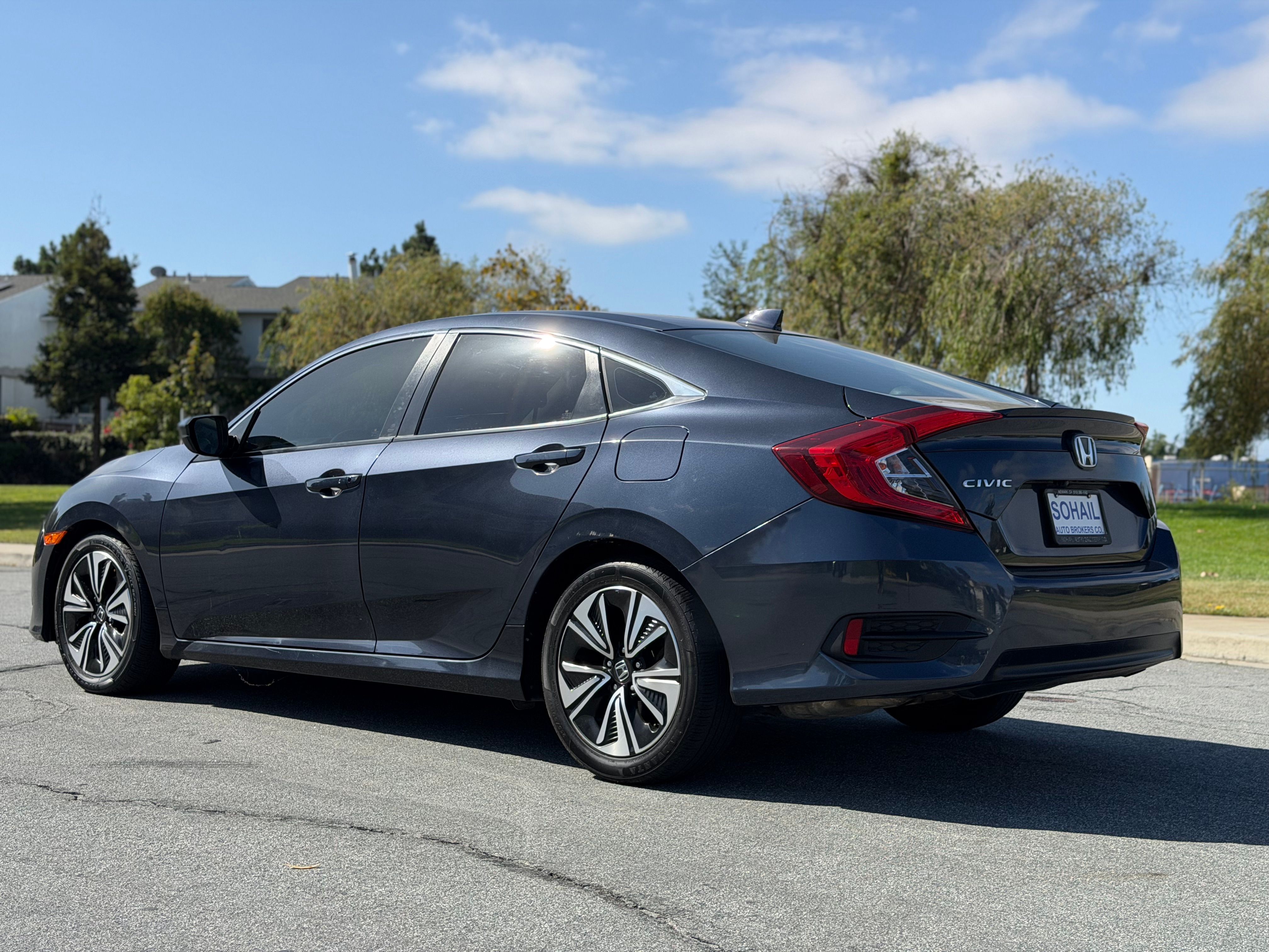 Used 2018 Honda Civic EX-T Sedan image 3