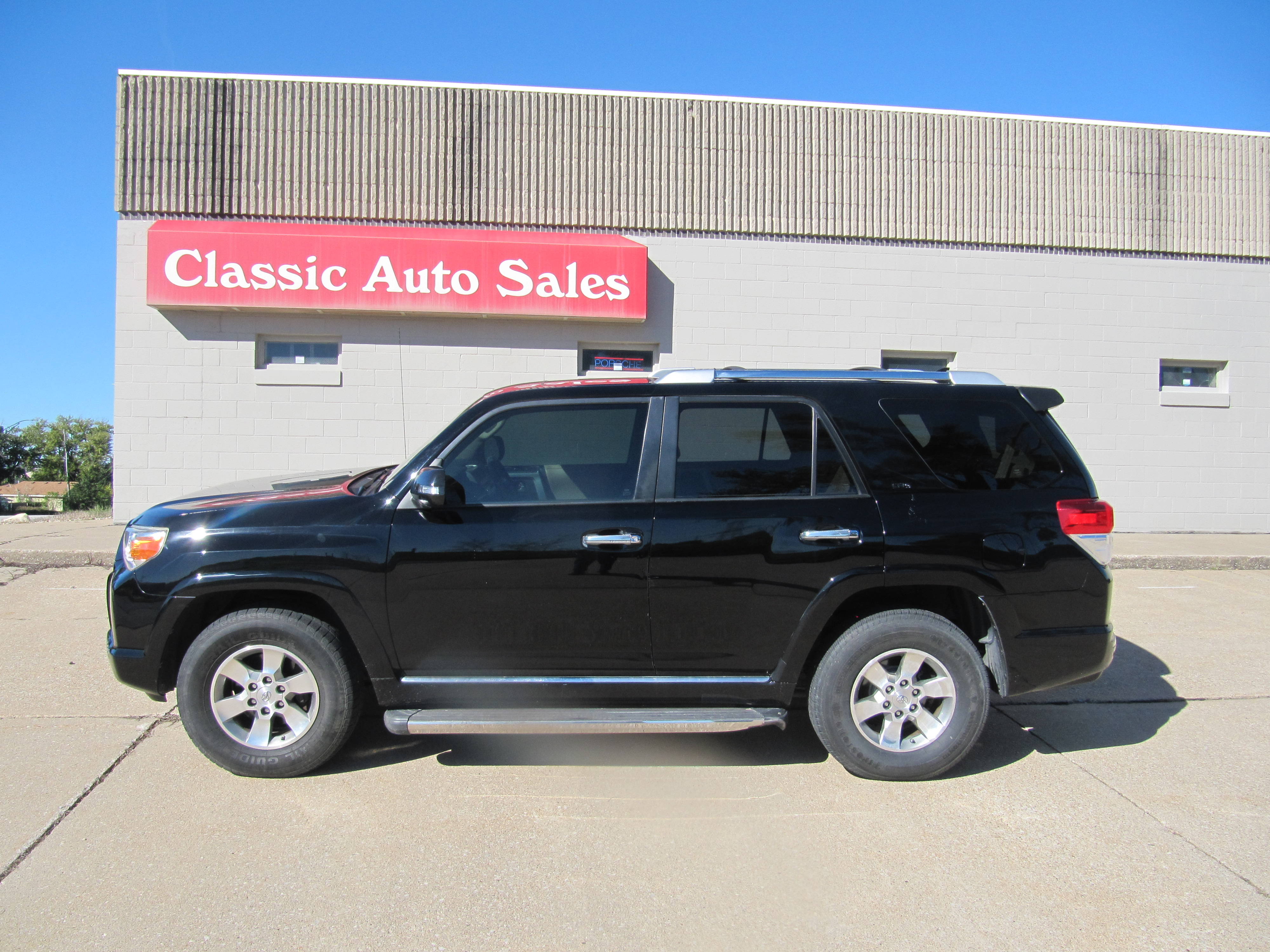 Used 2011 Toyota 4Runner 4WD image 1