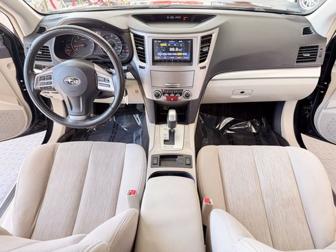 Used 2013 Subaru Legacy 2.5i Premium AWD/4WD image 8