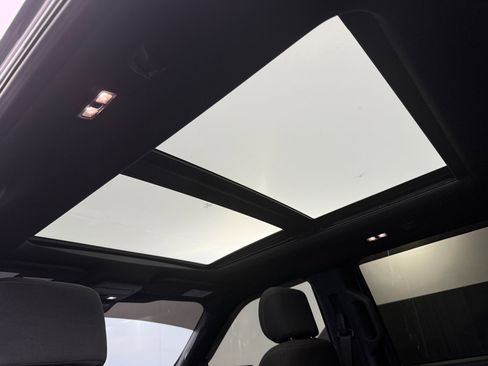 Used 2021 Ford F150 XLT image 23