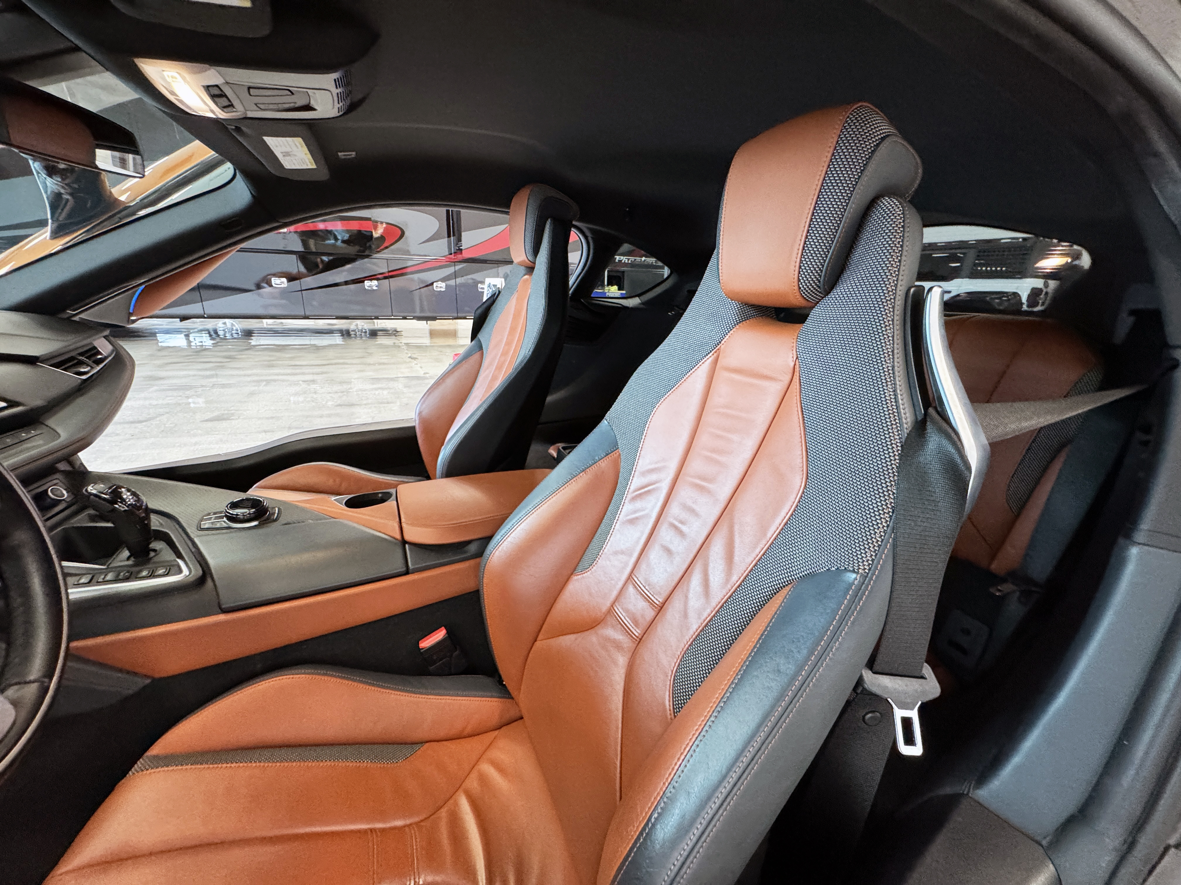 Used 2019 BMW i8 Coupe AWD/4WD image 24