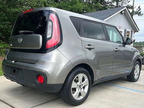 Used 2018 Kia Soul + image 8