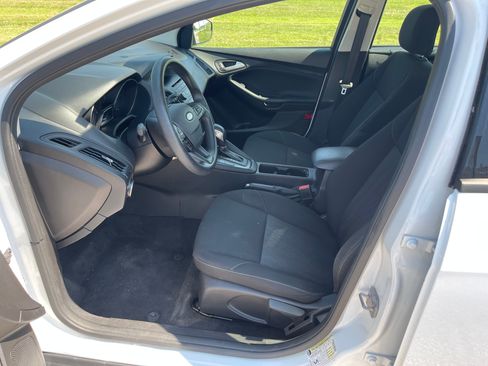 Used 2017 Ford Focus SE image 8