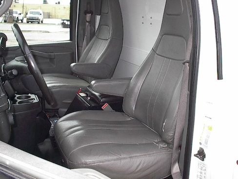 Used 2016 Chevrolet Express 3500 image 14