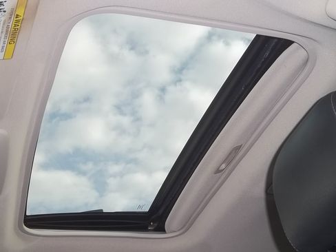 Used 2017 Subaru Outback 2.5i Limited image 29