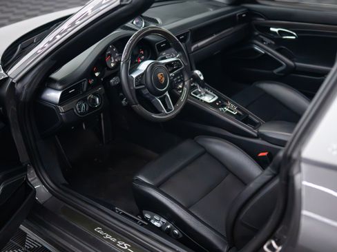 Used 2017 Porsche 911 Targa 4S image 9