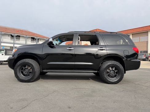 Used 2011 Toyota Sequoia Limited image 2