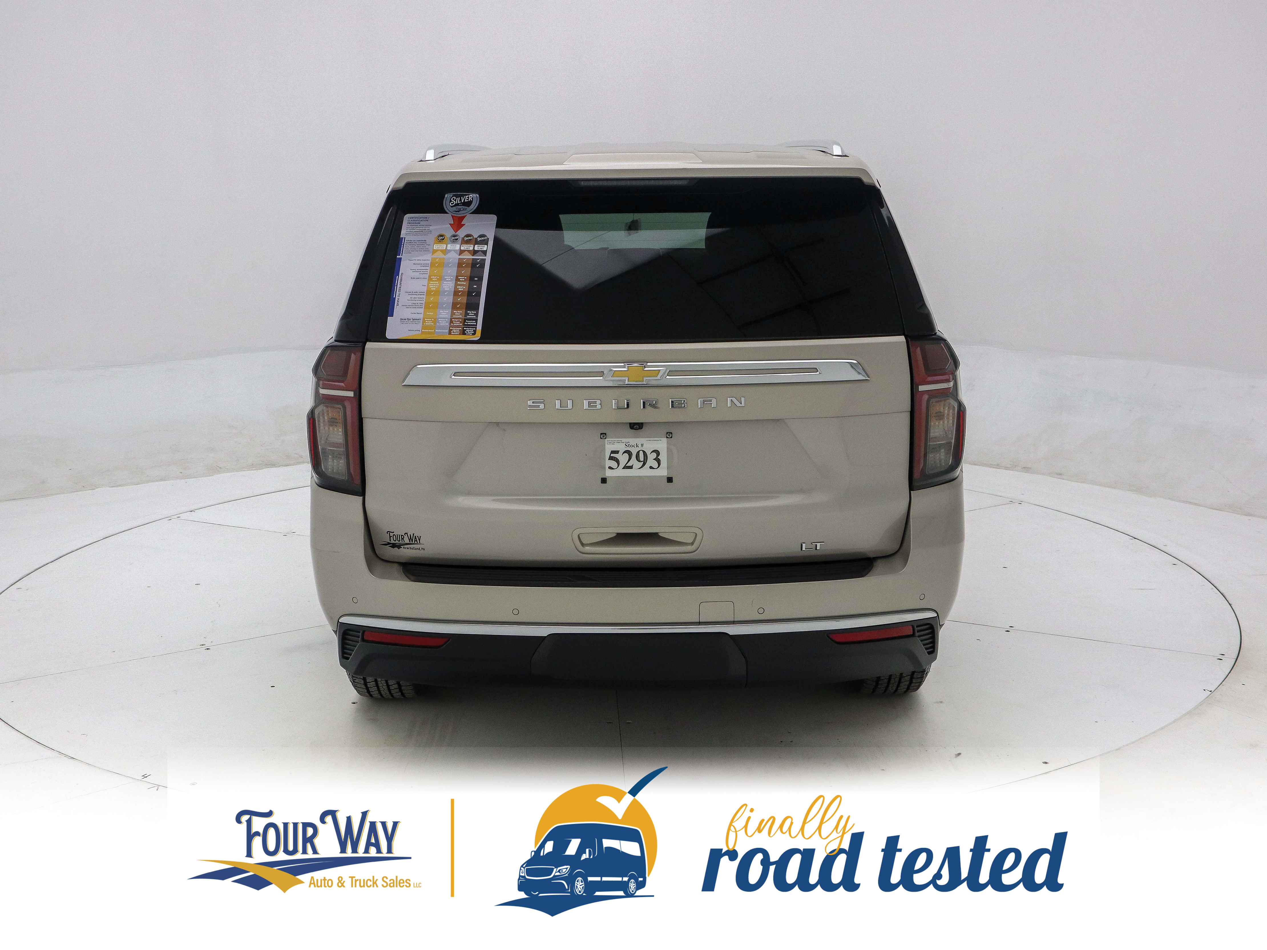 Used 2024 Chevrolet Suburban 4WD LT image 5