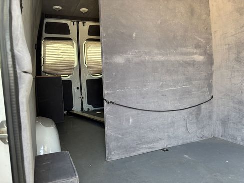 Used 2013 Freightliner Sprinter 2500 image 12