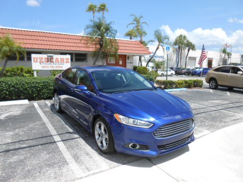 Used 2016 Ford Fusion SE FWD image 7