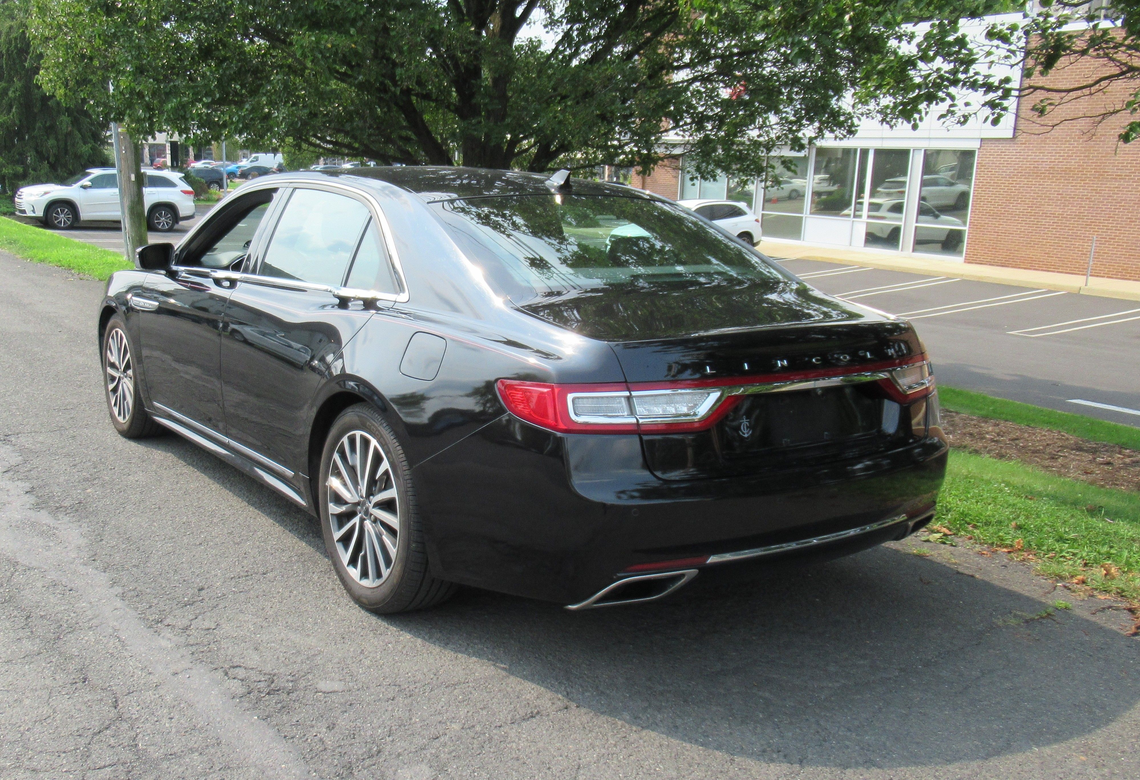 Used 2019 Lincoln Continental AWD Select image 6