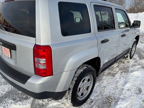 Used 2014 Jeep Patriot Sport image 7