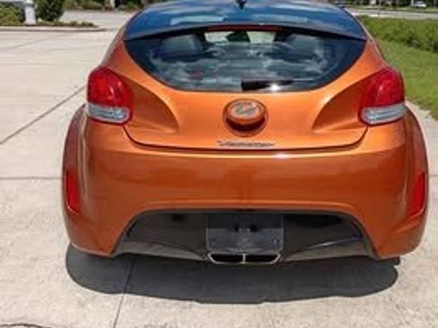 Used 2012 Hyundai Veloster image 11