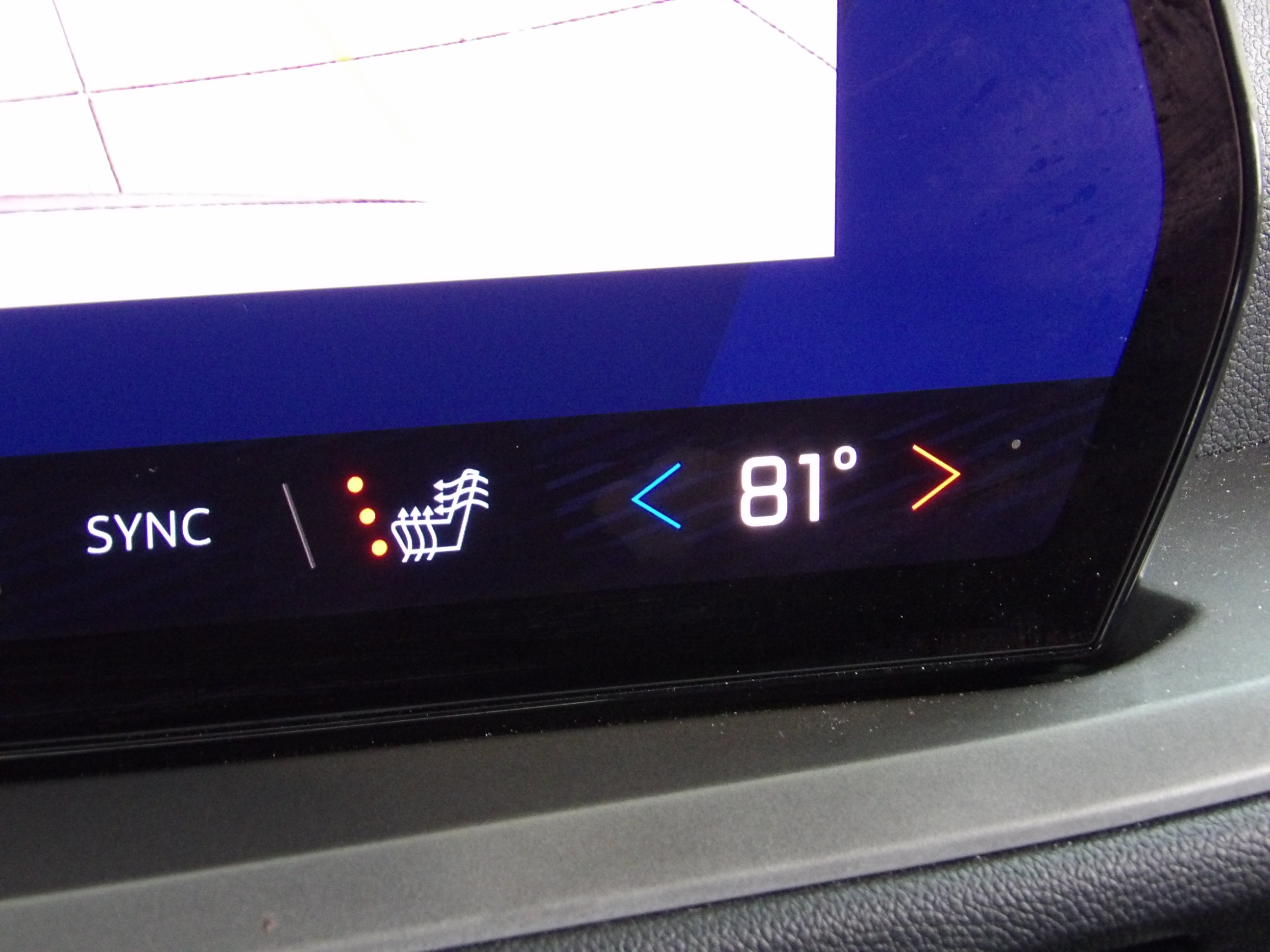 Used 2026 Chevrolet Traverse FWD LT image 3