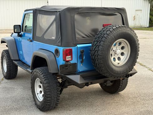 Used 2010 Jeep Wrangler 4WD Sport image 33