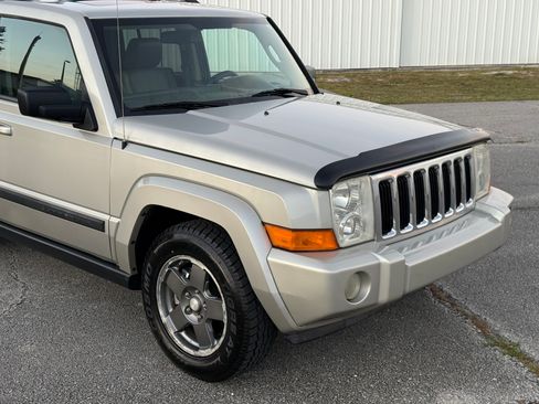 Used 2008 Jeep Commander Sport image 42