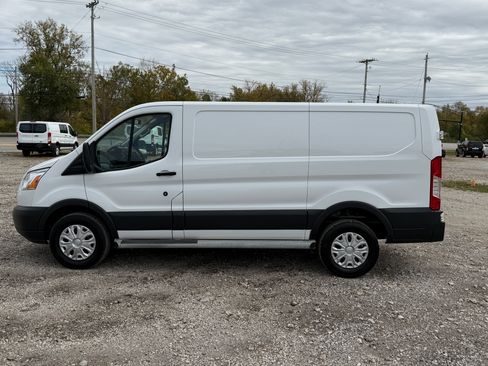Used 2017 Ford Transit 250 image 6
