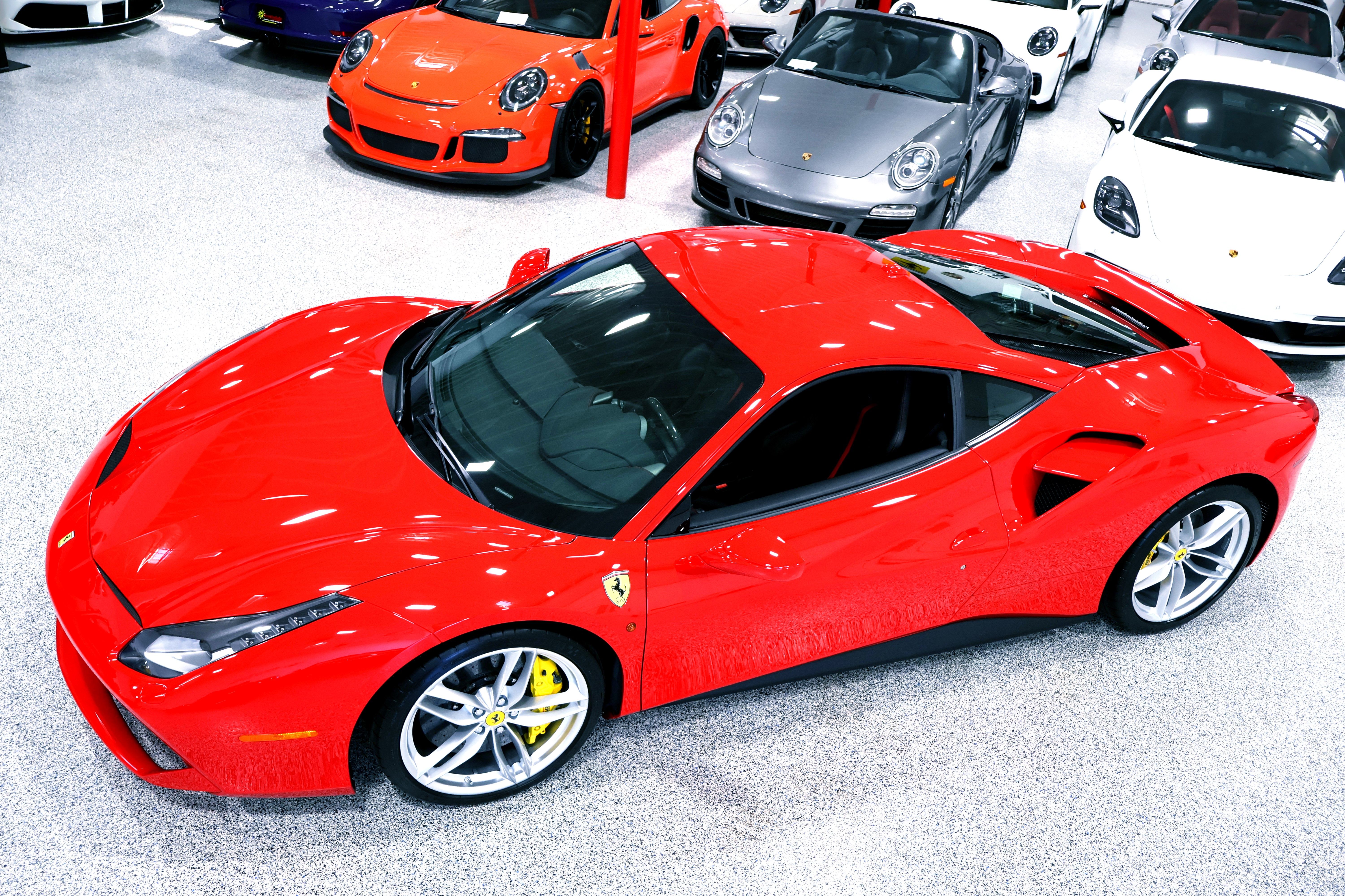 Used 2018 Ferrari 488 GTB RWD image 6
