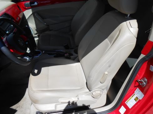 Used 2012 Volkswagen Beetle 2.5 image 10