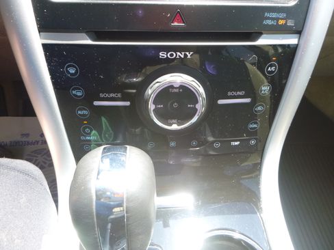 Used 2011 Ford Edge 2WD Limited image 26