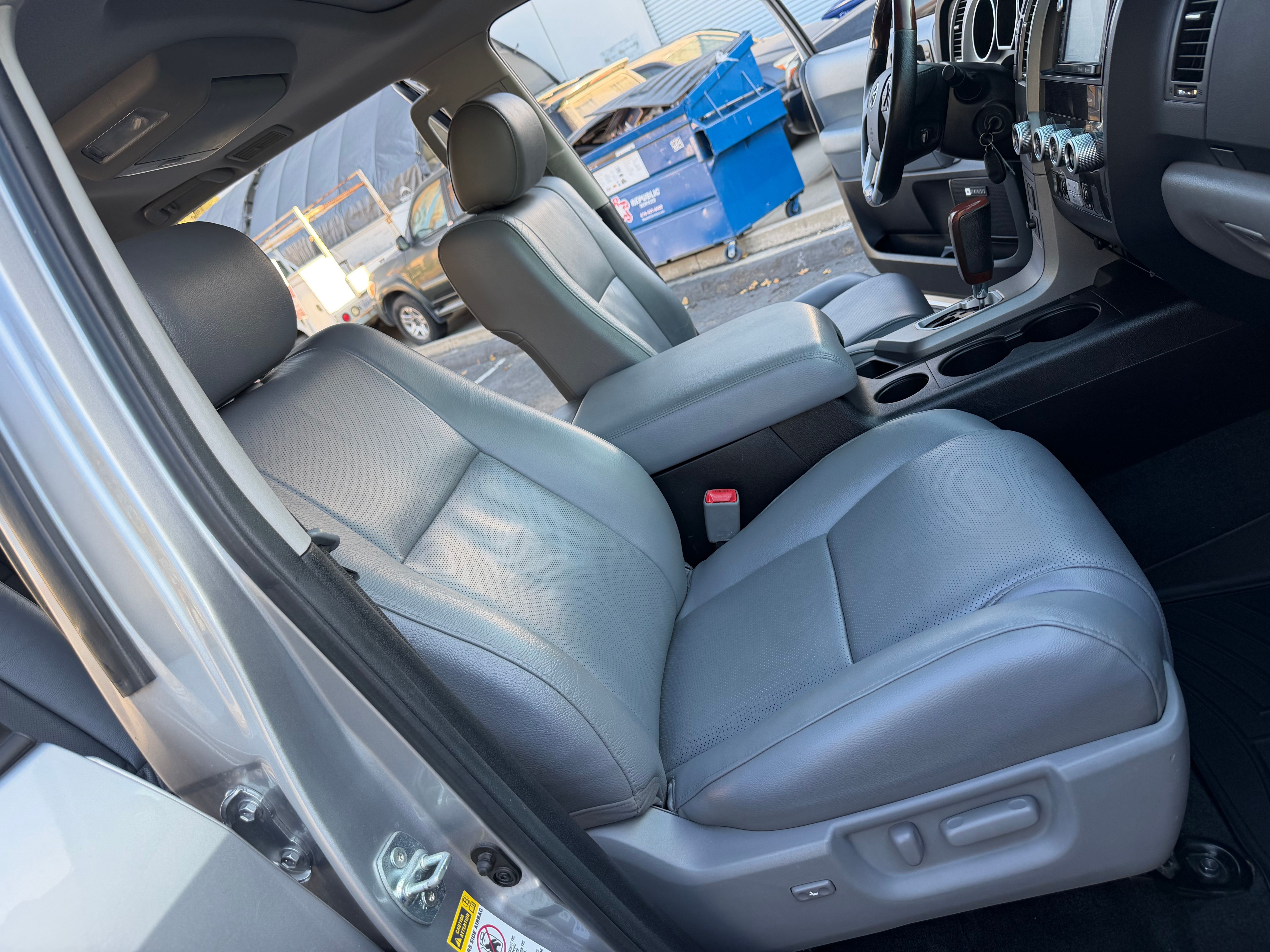 Used 2015 Toyota Sequoia Platinum AWD/4WD image 29