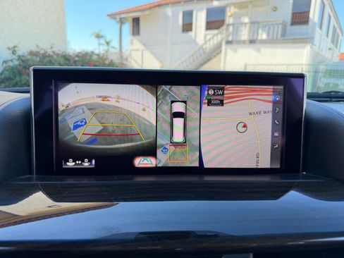 Used 2016 Lexus LX 570 image 39