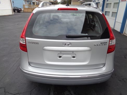 Used 2011 Hyundai Elantra Touring UNAVAIL FWD image 9