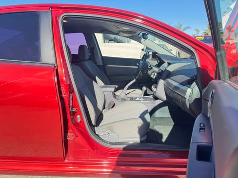 Used 2010 Mitsubishi Galant image 17