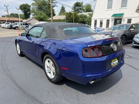 Used 2014 Ford Mustang Convertible RWD image 35