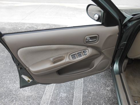 Used 2006 Nissan Sentra GXE image 9